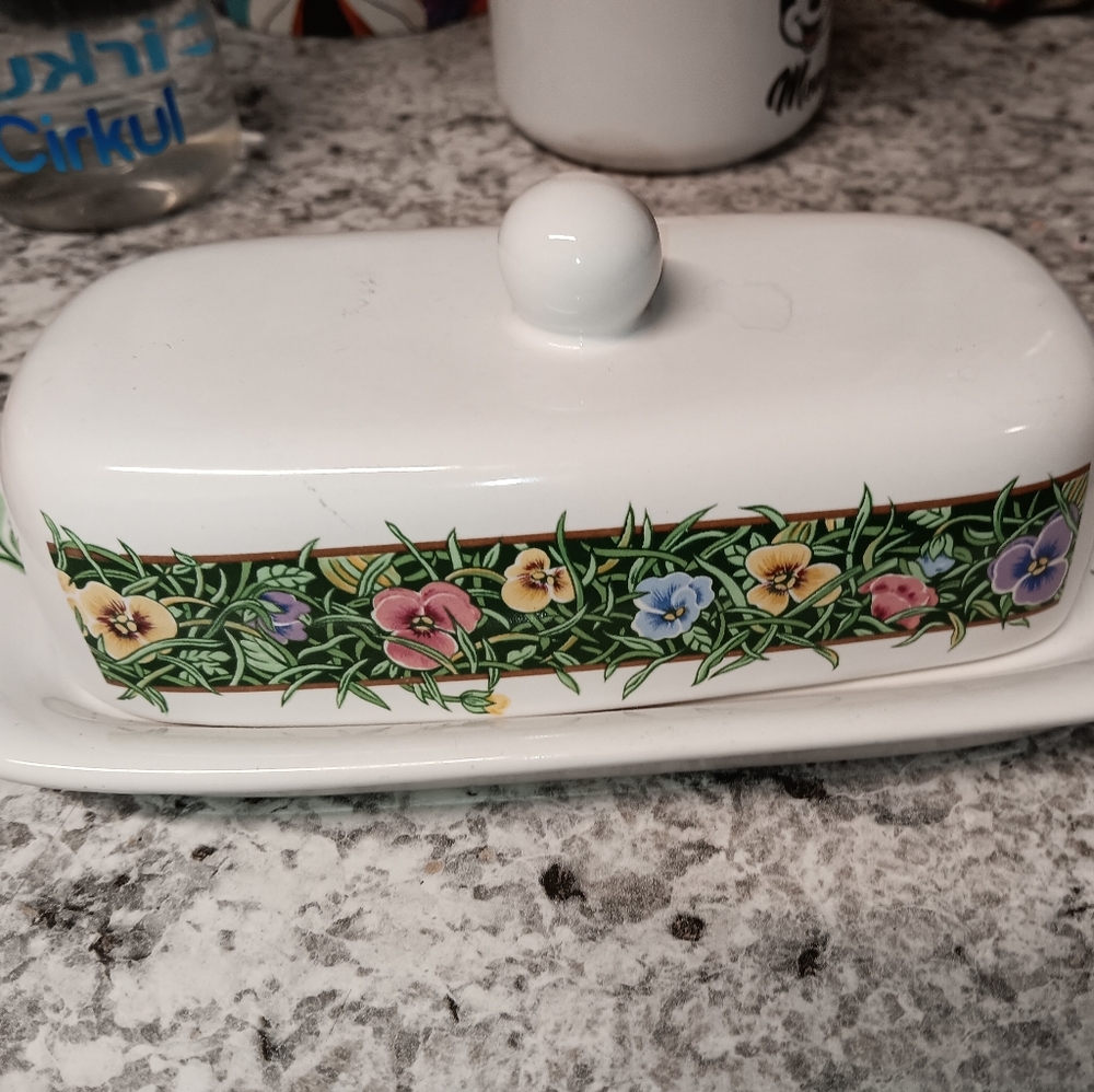 Bob Timberlake Velvet Faces Covered Butter Dish
